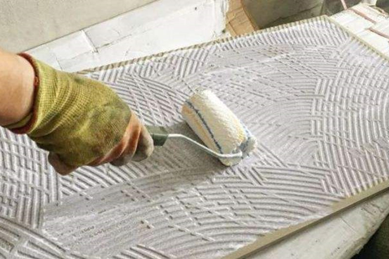 选用象达利防水瓷砖粘结剂钢柔型，贴砖方法新颖、可靠、实用