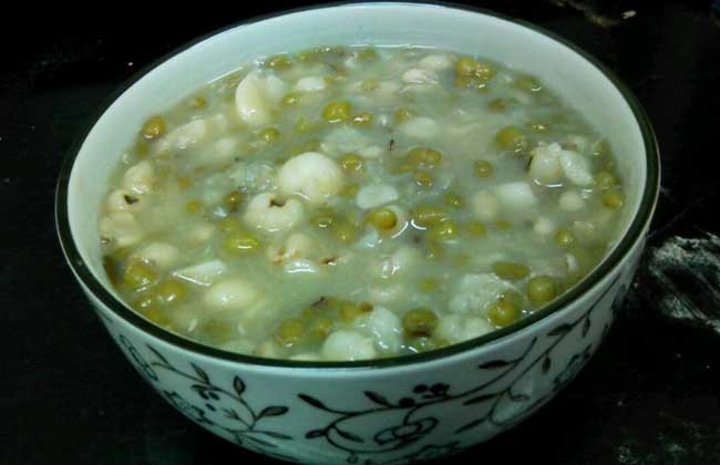 绿豆薏米粥的家常做法