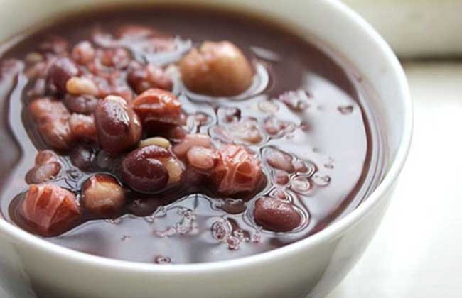 薏米红豆芡实粥的功效和做法
