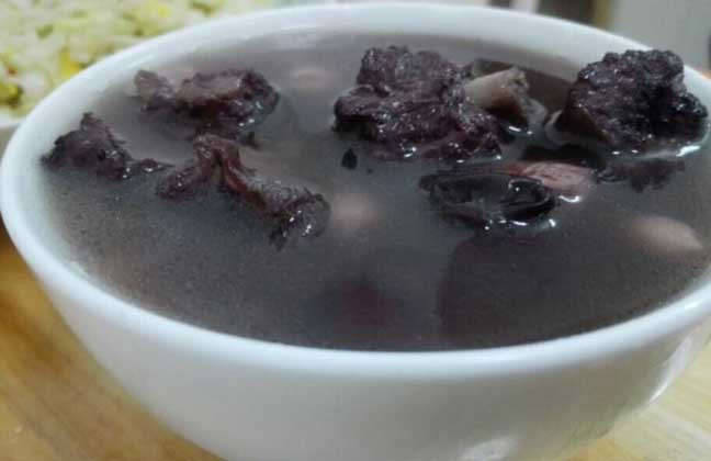 黑豆排骨汤的功效和做法