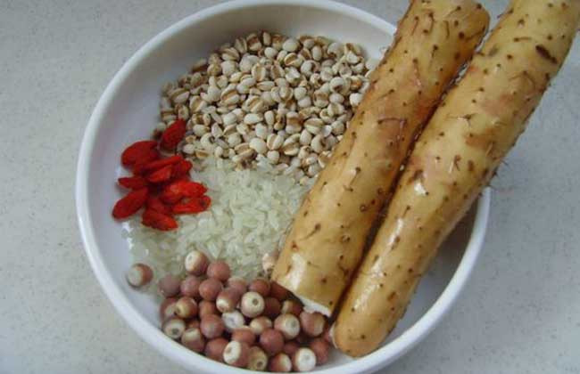 山药薏米芡实粥的功效和做法