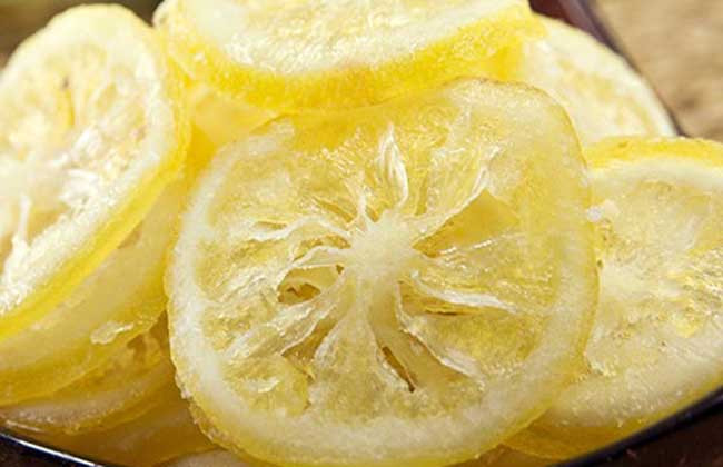 柠檬片泡水能祛斑吗？