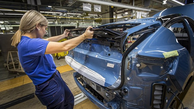 根特工厂年产能将提至13.5万辆 沃尔沃C40 Recharge下线