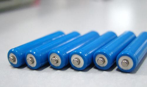动力电池技术路之争：磷酸铁锂还是三元锂