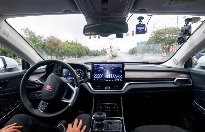 百度Apollo在上海开放自动驾驶载人服务