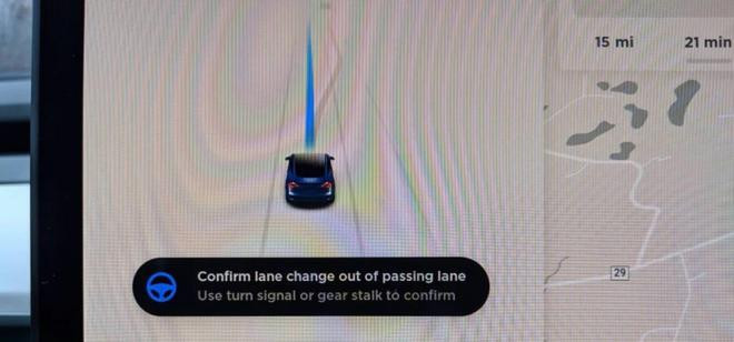 Autopilot可保持在超车道行驶 特斯拉新软件更新