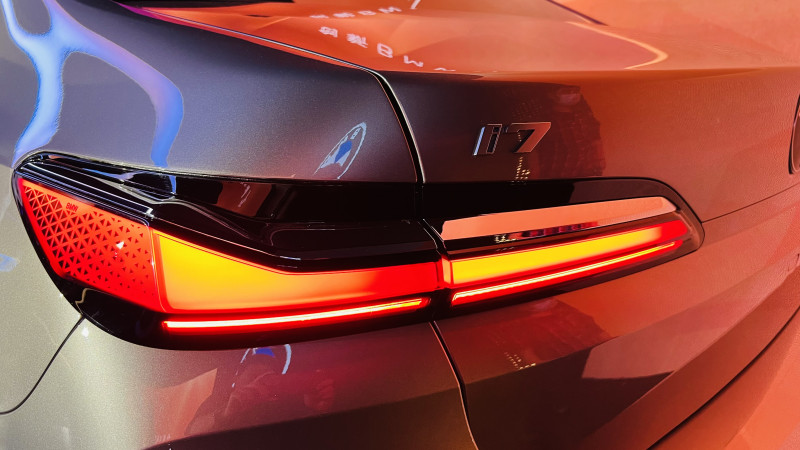 旗舰车型迈入纯电时代 全新BMW 7系/i7全球首发